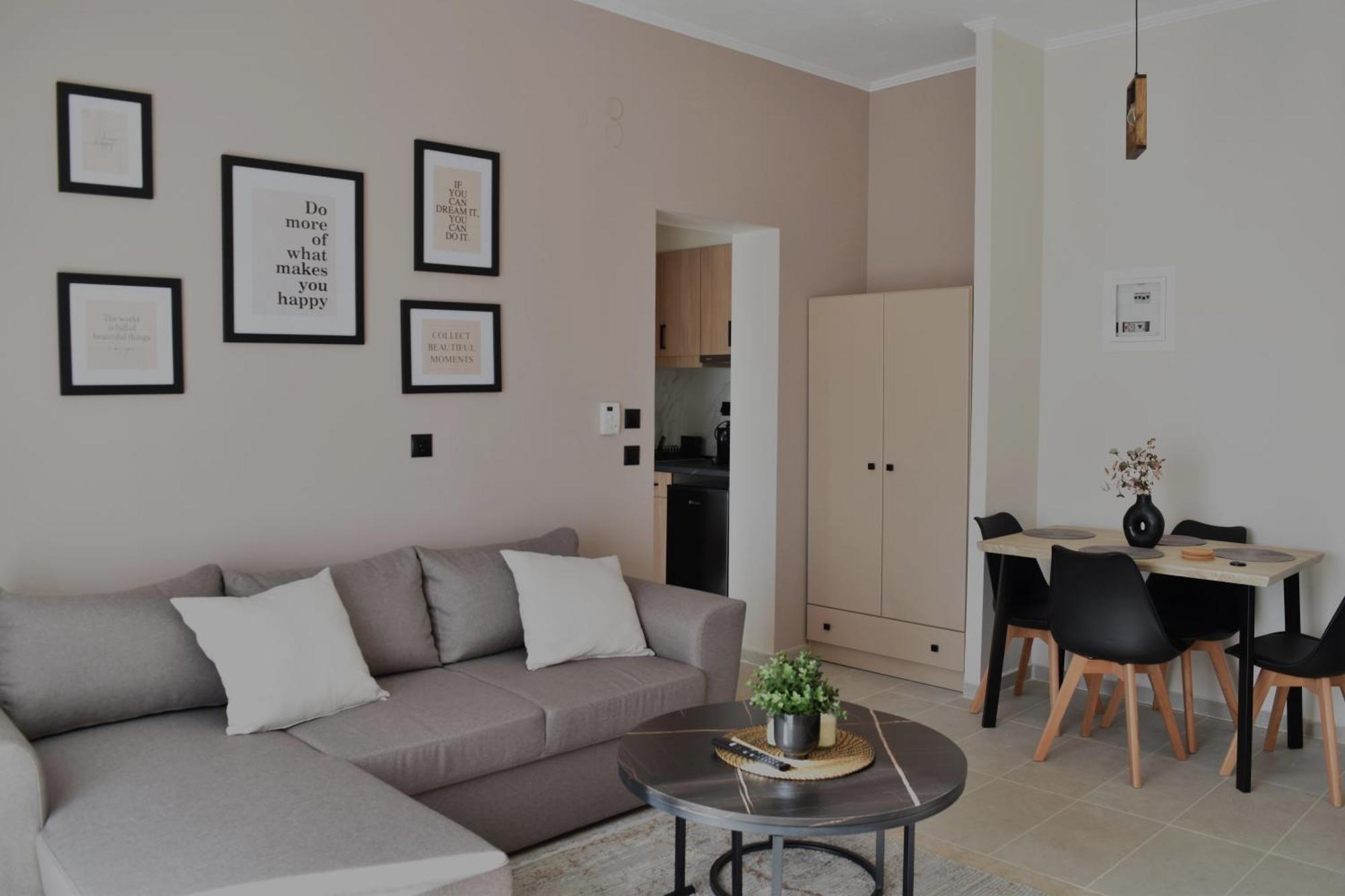 Pnoe Apartments Loutraki  Exterior photo